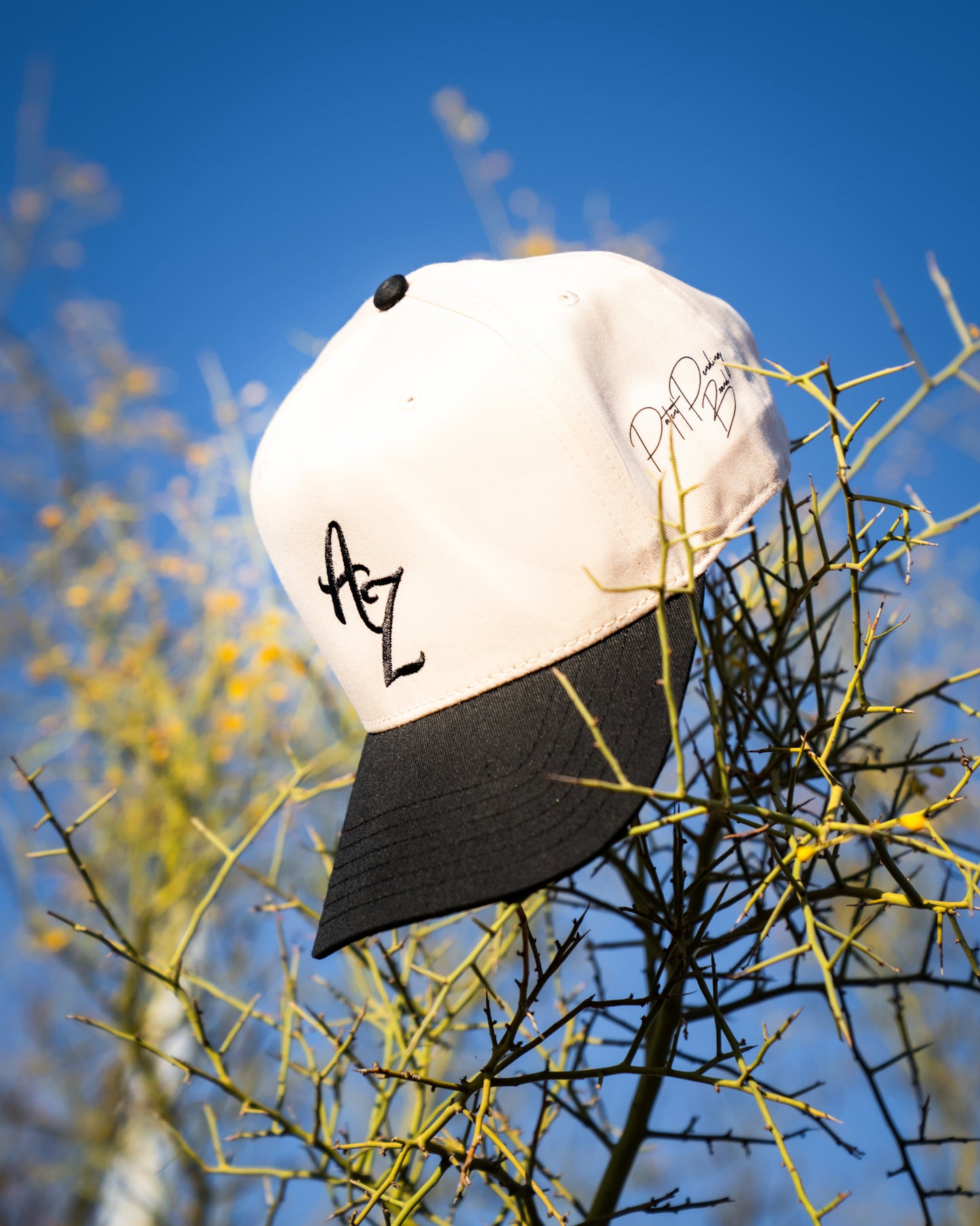 AZ Script | Off-White